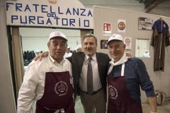 DSC_3258_Panunzi-tra-il-capitano-e-altro-componente-confraternita